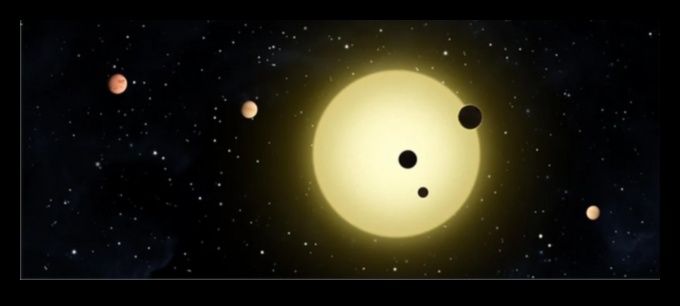 الفالس السماوية: رقصة الكواكب والنجوم في المدار