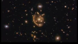 عدسة الجاذبية: تشوهات في الإدراك الكوني